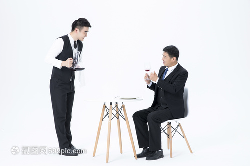 品酒与摄影 提升服务体验的艺术
